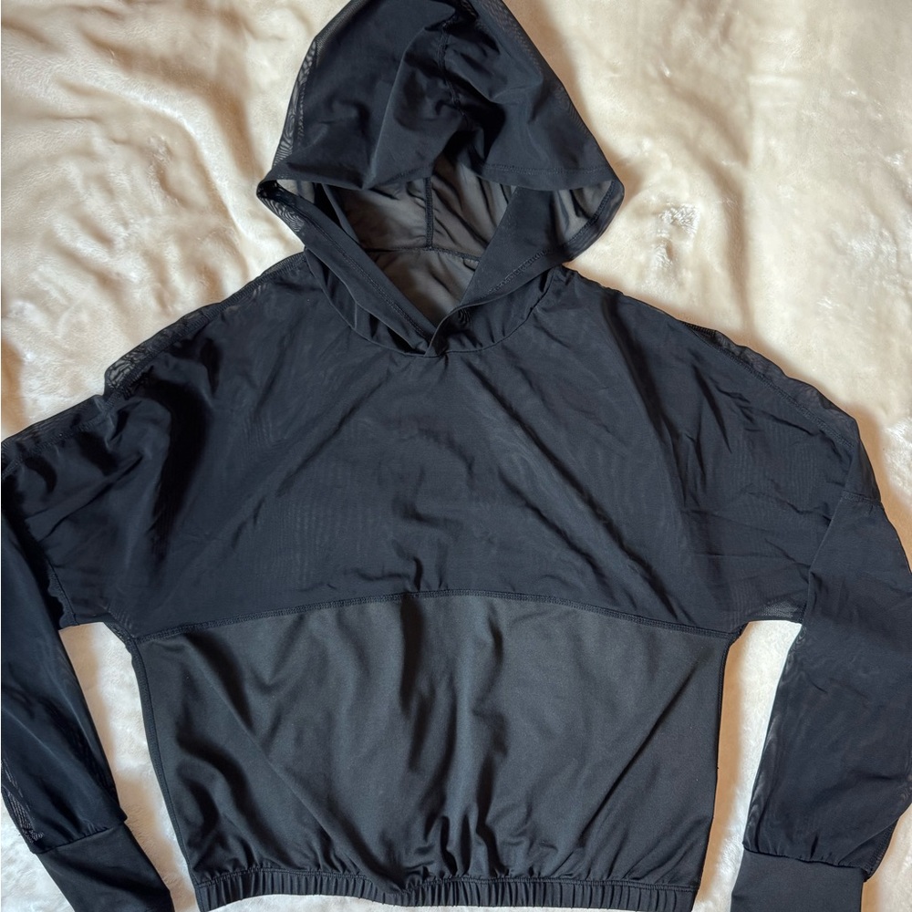 SHEIN Drop Shoulder Thumb Holes Sports
Hoodie Without Bra
